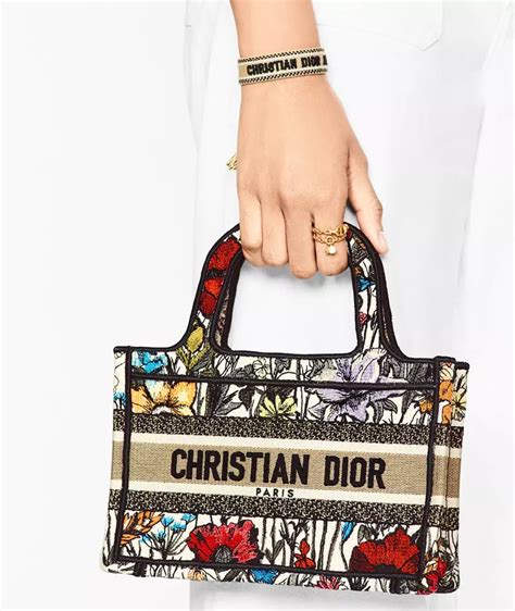 shopping bag tessuto dior|dior purses spring 2021.